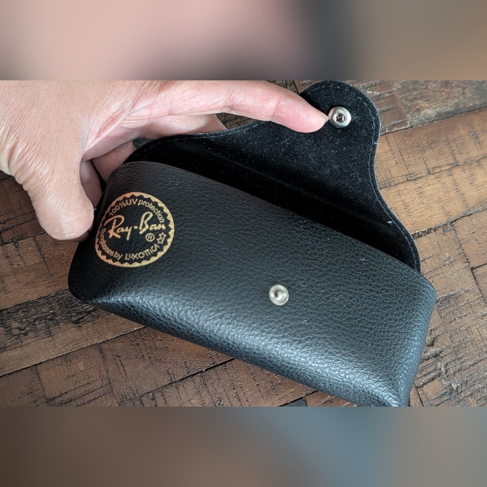 Ray-Ban Black Leather Sunglasses Case - Picture 4 of 5